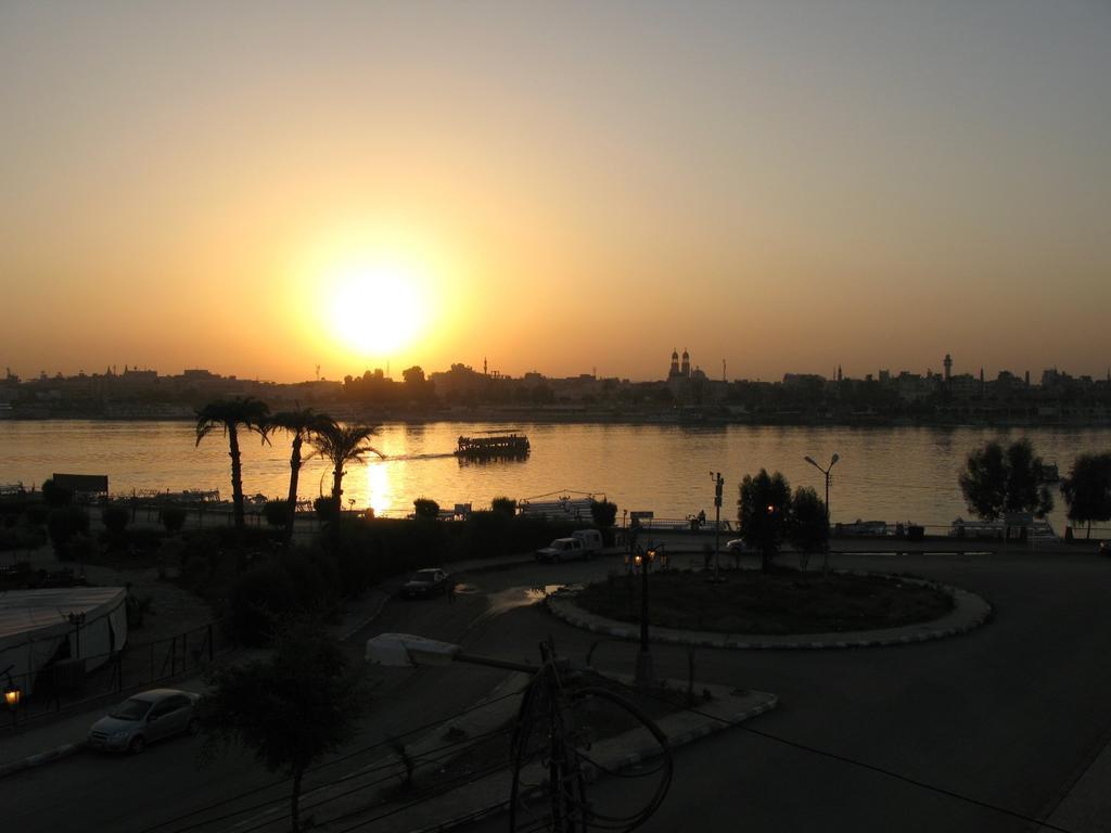Nile Valley Hotel ลักซอร์ ภายนอก รูปภาพ